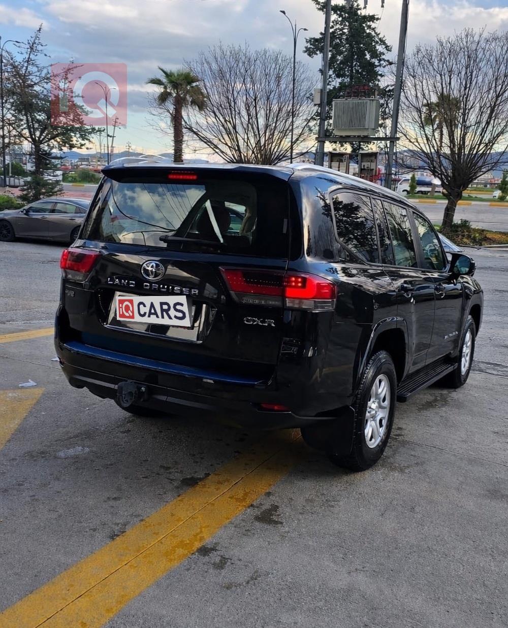 تۆیۆتا لاند کروزەر